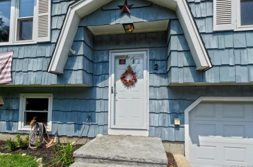 2 Behrle Dr, Ansonia, CT 06401-2024