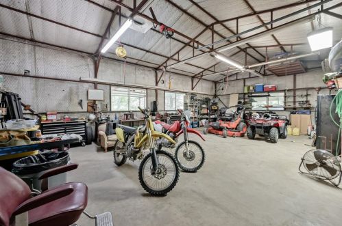 4951 Joe Wilson Rd, Midlothian TX  76065-4518 exterior