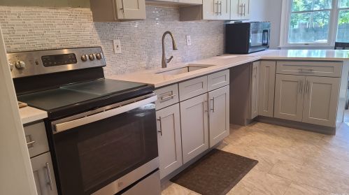 14 Bellerose Ave, Elwood, NY 11731-1310