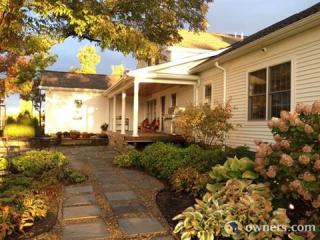 9420 Music St, Russell Township, OH 44072
