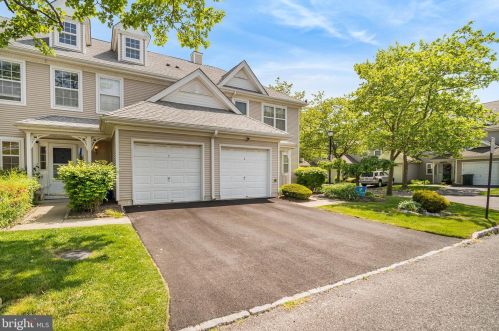 5 Halyard Dr, Atlantic City, NJ 08401-2801