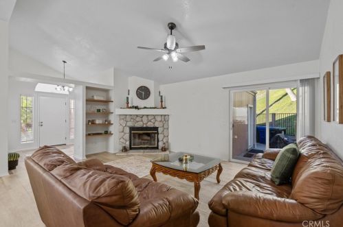 20077 Summit View Ct, Santa Clarita CA  91351-5709 exterior