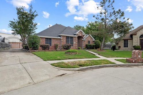 206 Elmcrest Dr, Plano, TX 75094-4006