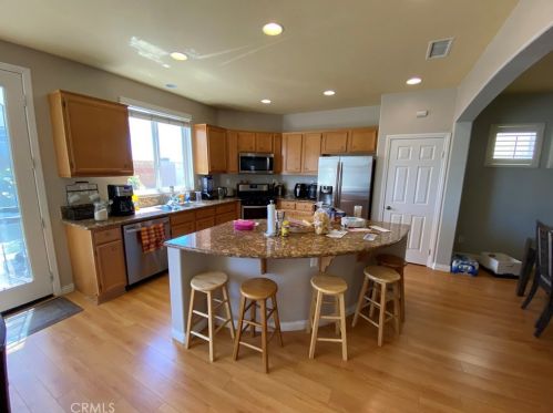 1323 Burdock St, Beaumont CA  92223-8301 exterior