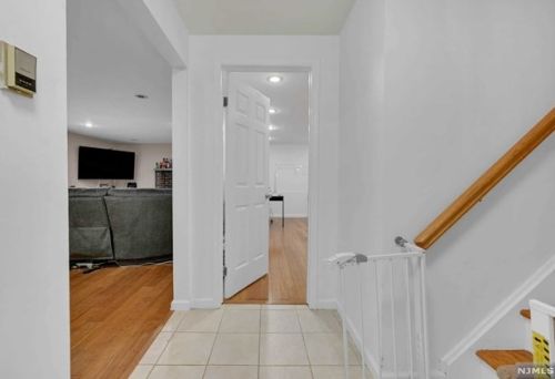 40 Carriage Ln, West Milford Lakes NJ  07480-1822 exterior