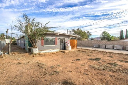 8435 Mission Blvd, Riverside CA  92509-2976 exterior