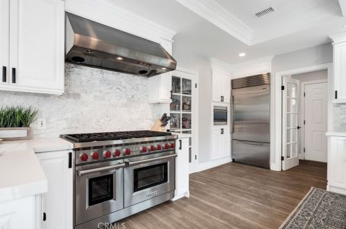 1336 1st St, Manhattan Beach CA  90266-6902 exterior