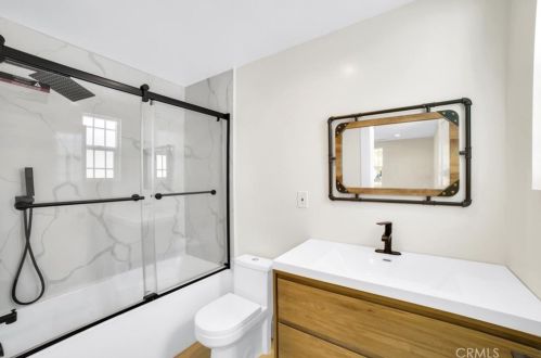 11512 La Maida St, North Hollywood CA  91601-4323 exterior