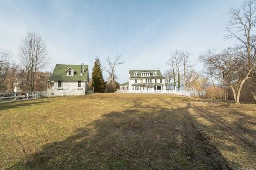 117 Briarcliff Rd, Shoreham, NY 11786-1001