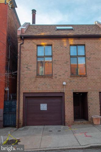 762 24th St, Philadelphia, PA 19130-2542