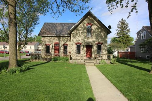 357 Main St, Nappanee, IN 46550-1621