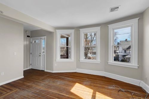 30 Foster St, Manchester CT 06040-5330 exterior