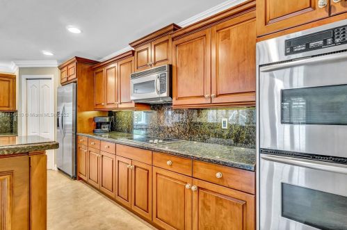 1122 195 Ave, Hollywood FL 33029-3272 exterior