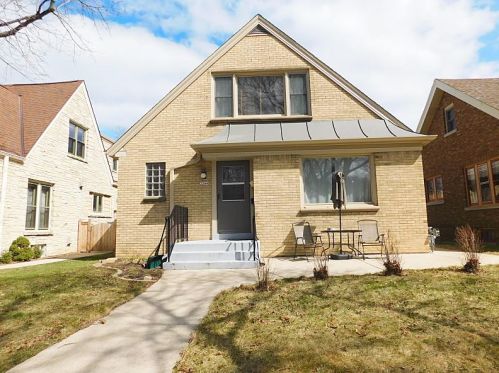 3244 Logan Ave, Milwaukee, WI 53207-2856