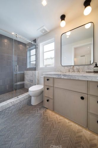 209 Crystal Ave, Newport Beach CA  92662-1313 exterior