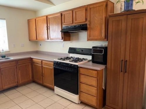 360 Chappell Rd, Hollister, CA 95023-3053