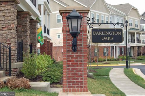 124 Anthem Ave, Herndon, VA 20170-5166