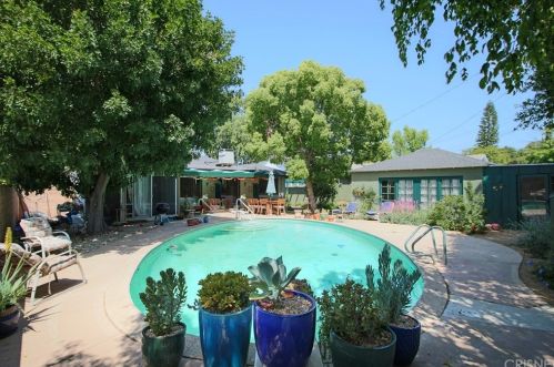 5114 Matilija Ave, Van Nuys, CA 91423-1240