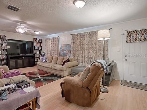705 Maple Ave, Fruitland Park FL  34731-2102 exterior