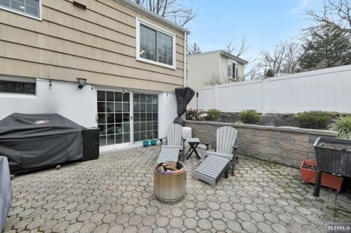 94 Yawpo Ave, Oakland NJ  07436-2718 exterior