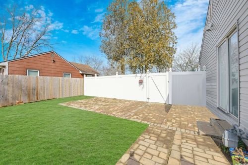 58 Maple St, Central Islip NY  11722-3105 exterior