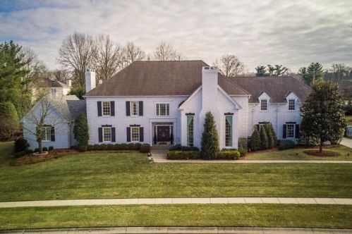 9000 Laughton Ln, Louisville, KY 40222-5094