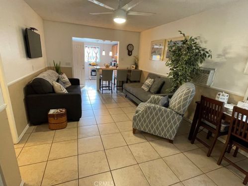 686 Wisteria Ave, Rialto CA  92376 exterior