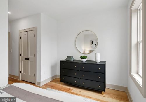 1613 Capitol St, Washington DC  20003-1620 exterior