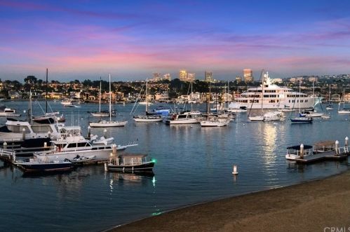 121 Edgewater Ave, Newport Beach, CA 92661-1139