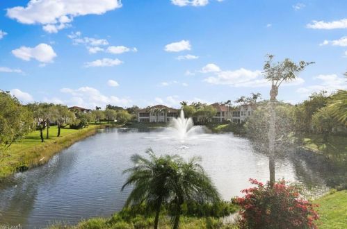 6155 Reserve Cir, Naples, FL 34119-4206