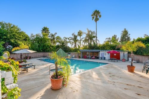 1278 Carmel Dr, Simi Valley CA  93065-4118 exterior