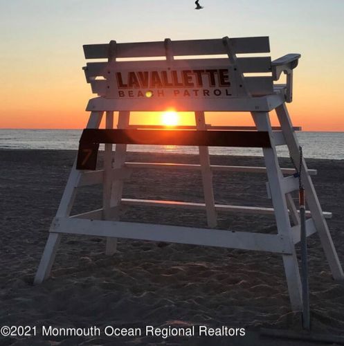 2400 Grand Central Ave, Lavallette NJ  08735-2724 exterior