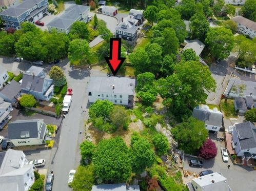 75 Crescent St, Swampscott MA 01907-1010 exterior