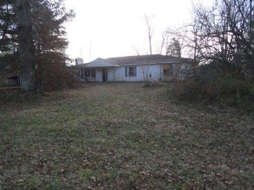 135 Tankersley Ln, Versailles, KY 40390-9568