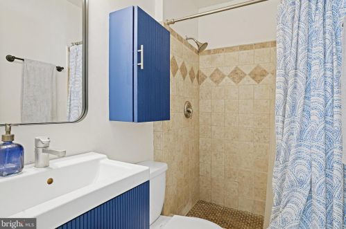 2770 Hyson Ln, Falls Church VA  22043-3522 exterior