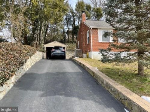 1348 Valley Rd, Woodlyn, PA 19094-1122