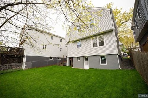 195 Overpeck Ave, Ridgefield Park NJ  07660-1218 exterior