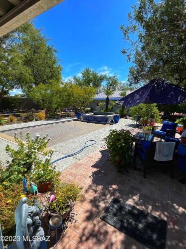 926 Prince Rd, Tucson AZ 85705-3023 exterior