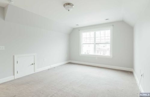 38 Walnut St, Little Falls NJ  07424-1402 exterior