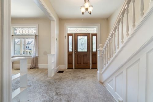 663 Frst Ave, Pittsburgh PA 15202-2925 exterior