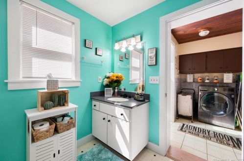 40 Hedge Ave, Norwich CT  06360-5920 exterior