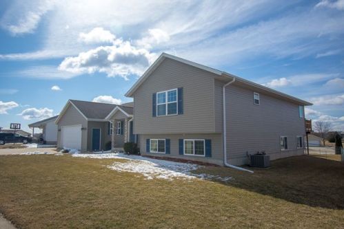 710 Sal Ave, Dunkerton, IA 50626-9513
