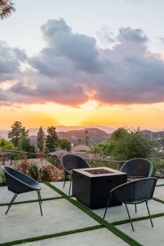 3811 Karen Lynn Dr, Glendale CA  91206-1219 exterior