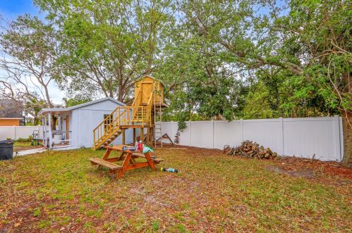 454 Saginaw Ave, Fort Pierce FL  34953-5990 exterior