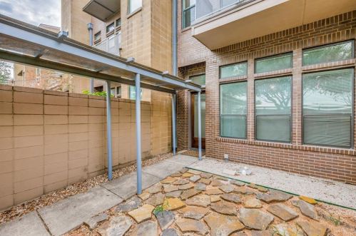 3705 Commerce St, Dallas, TX 75226-1738