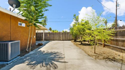 209 Prospect St, Ripon CA  95366-2018 exterior