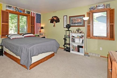 421 10th Ave, Faribault MN  55021-6433 exterior