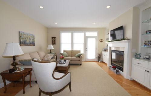 4 Chadwick Ct, Mashpee MA exterior