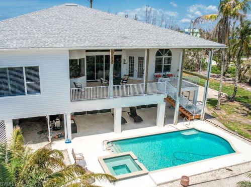 1724 Bunting Ln, Sanibel FL  33957-4226 exterior