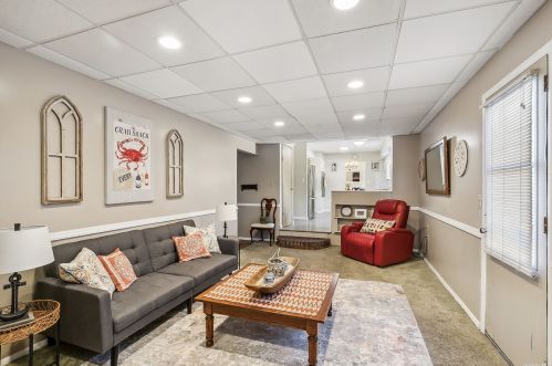 10 Lamarr Ave, Huntington Station NY 11747-1243 exterior